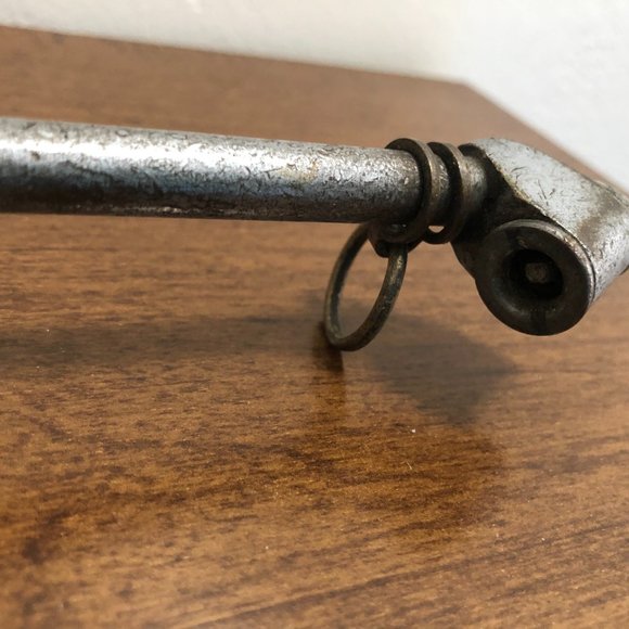 ANTIQUE TIRE GAUGE  SHRADER & SON SERVICE TIRE GAUGE - Picture 7 of 17